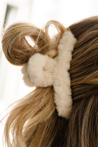 Fluffy hairclip (multiple colors)
