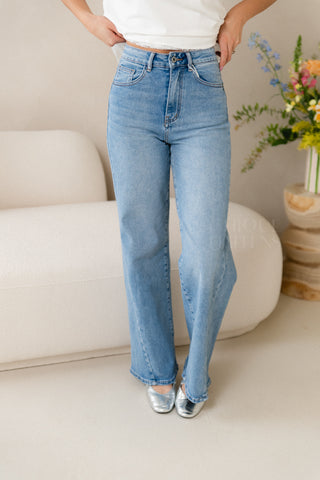 Twist Wide Jeans