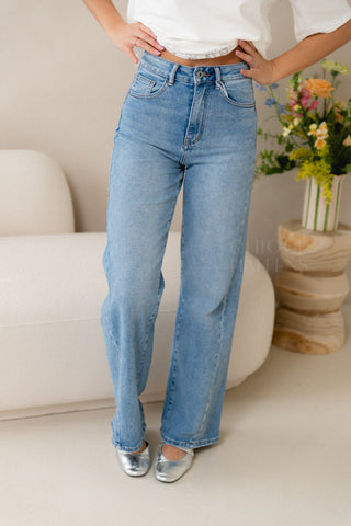 Twist Wide Jeans