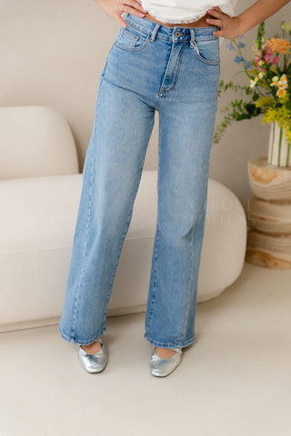 Twist Wide Jeans