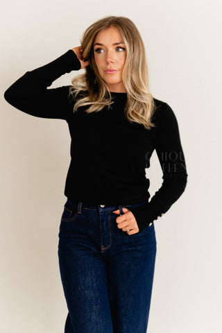 Basic Black Buttons Pull