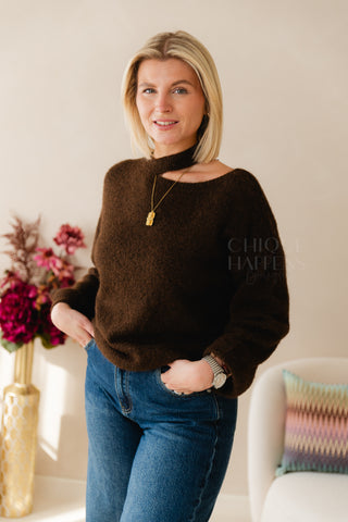 Cut Out Pull Brown