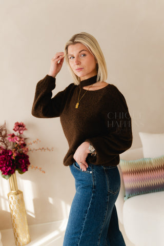 Cut Out Pull Brown